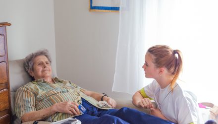 devenir aide-soignant